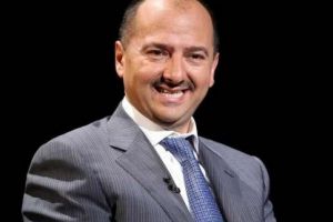PSD adoră infractorii! Și pentru că electoratul vrea schimbare, îşi roteşte cadrele infractoare! Remus Borza, noua eminenţă cenuşie din Guvernul Dăncilă, este un condamnat definitiv pentru 34 de fapte, care vrea desfiinţarea celor peste 350 de spitale de stat existente