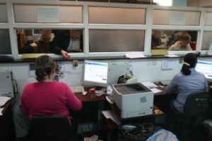 Se anunţă vremuri grele pentru bugetari. Tăieri de salarii şi restructurări masive