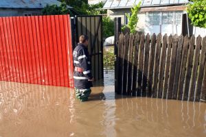 Gospodării inundate în judeţul Dâmboviţa