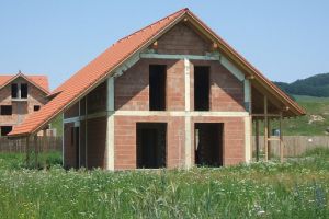 Dâmboviţa: Ritm alert al construcţiilor în mediu rural