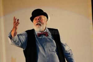 Actorul şi umoristul câmpulungean Constantin Tiron a câştigat Premiul I şi „Mărul de ...