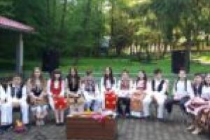 Bucuria a fost la ea acasă atât pentru cei mici, cât şi pentru cei mari! Programul „Competiţia dintre tradiţional şi inovaţie” a îmbinat educaţia cu distracţia!