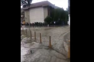 Slanicul, sub ape. Ploile au facut ravagii in orasul salinei