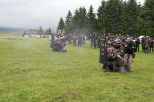 Accesul interzis populaţiei în împrejurimile poligonului din Miercurea Ciuc