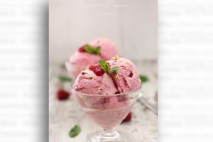 lauraadamache.ro: Inghetata de zmeura, simpla, cremoasa, fara ace de gheata