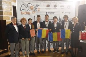 Medalii de argint şi bronz pentru elevii români