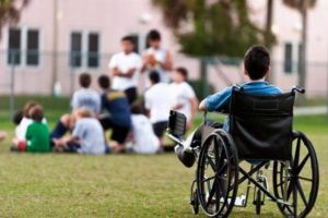 Disperarea ONG-urilor sociale: Nu mai pot asigura servicii sociale pentru copii, vârstnici şi bolnavi din cauza... Ministerului Muncii