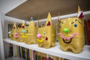  Noile produse din materiale reciclabile precum sticle de plastic, ambalaje din lemn, au apărut pe piaţă