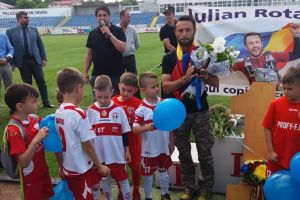 VIDEO Moment special pentru Iulian Rotariu, pe Stadionul Municipal