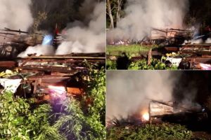 FOTO/ VIDEO: INCENDIU în Alba Iulia – Au luat foc două anexe şi două stive de lemne din curtea unei locuinţe