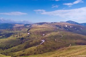 Transalpina a fost redeschisă circulaţiei rutiere pe sectorul Rânca – Obârşia Lotrului, dar cu anumite restricţii