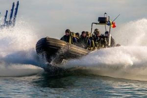 Scafandrii militari români invitaţi în Normandia