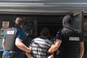 Amara: Mandate executate – Pedepse privative de libertate de 6, respectiv 7 ani, pentru viol