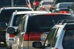 HAOS în centrul Bucureştiului. Un şofer a BLOCAT circulaţia dintr-un motiv HALUCINANT