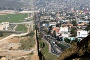 Peste 144.000 de emigranţi, arestaţi la frontiera cu SUA