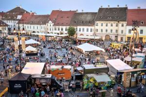 Începe Street FOOD Festival – În Piaţa Mare a Sibiului