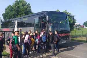 Școala din Cornu Luncii, prima din judeţ care are autobuz propriu pentru transportul elevilor