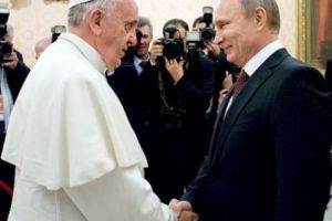 Întors din România, Papa Francisc îl primeşte pe Putin. De ce merge preşedintele Rusiei la Vatican