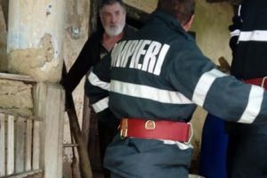 DEZASTRU în Bata! Două femei au fost evacuate din cauza INUNDAȚIILOR (FOTO/ VIDEO)