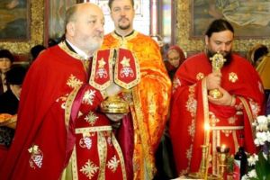 Un preot construieşte LOCUINŢE SOCIALE în PITEŞTI!