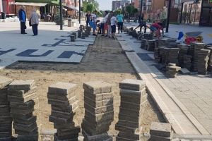 Hunedoara: remedieri pe pietonală comandate de „Inginerul Ploaie”