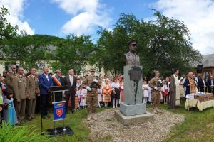 Ziua Eroilor, sărbătorită la Poienile Zagrei. A fost dezvelit bustul col. Liviu Rusu