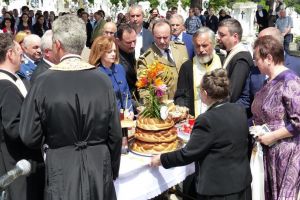 ”Ziua Eroilor”, sărbătorită prin ceremonial militar şi religios de Inaltareaea ...
