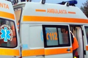 A vrut să se omoare cu un CUŢIT!