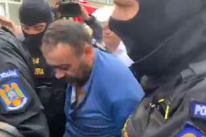 De frică să nu fie bătut de poliţişti la baie, criminalul poliţistului, Ionel Lepa, a refuzat hrana în spital