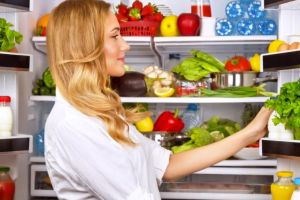 Calcul calorii. Câte calorii trebuie să consumi pe zi, în funcţie de vârstă