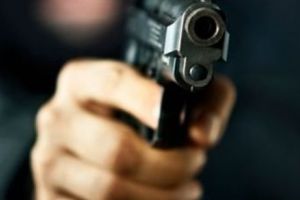 Focuri de armă în Timişoara. Poliţiştii încearcă să prindă un tâlhar