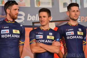 Turul Ciclist al Bihorului a debutat cu prezentarea echipelor. Între concurenţi, şi orădeanul Raul Sânza (FOTO)