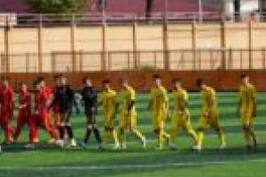 Naţionala U18, cu trei tineri talentaţi născuţi în Timiş. Fotbaliştii, legitimaţi însă în „pribegie”