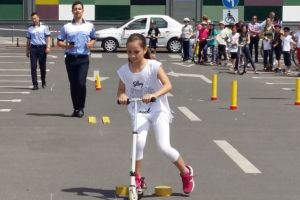 Cu bicicleta şi trotineta în siguranţă!