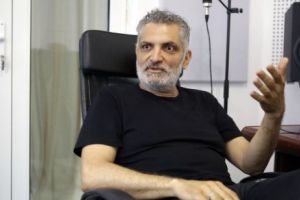 Muzici şi faze cu Damian Drăghici, artistul care a cucerit America. Conversaţii la adăpostul tobelor şi al clapelor