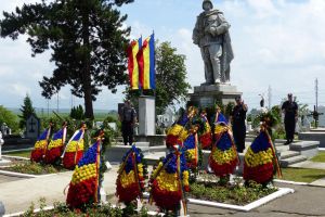 ”Ziua Eroilor”, sărbătorită prin ceremonial militar şi religios de Înălţarea ...