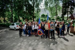 Ziua Eroilor, marcată de elevi ai Colegiului „Spiru Haret”
