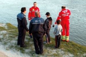Alertă pe Dunăre! Pompierii caută un tânăr în apele braţului Borcea