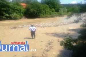 ULTIMĂ ORĂ: Bărbat luat de viitură la Lepşa