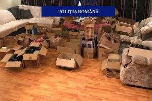 Perchezitii la persoane banuite de comert ilicit cu cosmetice contrafacute