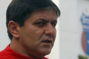 Eşecul repetat al CSA Steaua naşte conflicte între legende. „Ministrul apărării” a învinovăţit „fiara”