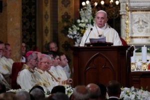 Papa Francisc aprobă oficial schimbarea rugăciunii Tatăl nostru