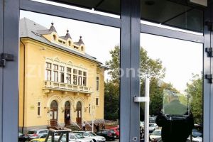 O femeie amendata pentru ca ar fi lovit o masina in parcarea de la City Park Mall neaga acuzatiile. Ce a decis instanta