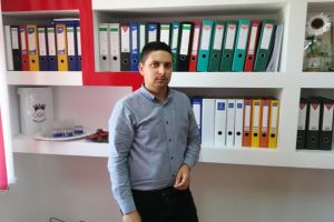 Tânărul care a atras în satul natal fonduri de milioane de euro. „A fost visul meu din copilărie, de când mergeam la şcoală prin noroaie cu cizme de gumă“