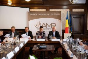 Primarii municipiilor din România cer Guvernului să le restituie „banii furaţi în primele ...