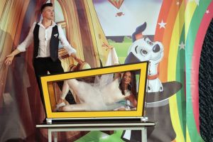 Mai sunt câteva ore până la spectacolul de magie şi baloane de săpun. Încă mai puteţi cumpăra bilete