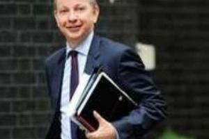 A fost jurnalist se luptă pentru fotoliul de premier. Ce „păcat” din tinereţe a recunoscut şi regretă că a recurs la asta