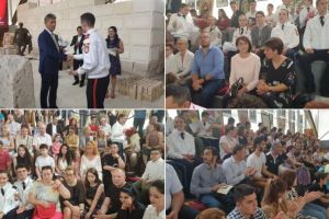 FOTO/ VIDEO: Elevii olimpici din anul şcolar 2018-2019 şi profesorii îndrumători, premiaţi de Primăria Alba Iulia pentru performanţele lor. LISTA completă