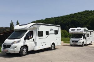 Cum vă puteţi bucura de vacanţă explorând lumea cu o autorulotă înmatriculată în Bistriţa-Năsăud