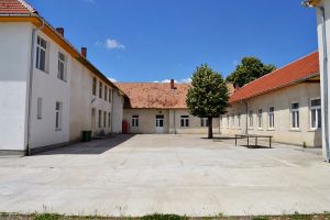 Violenţă într-o şcoală din judeţul Satu Mare. Elev bătut de trei colegi de clasă